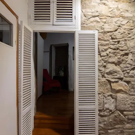 Gaudi Ramblas Apartment *